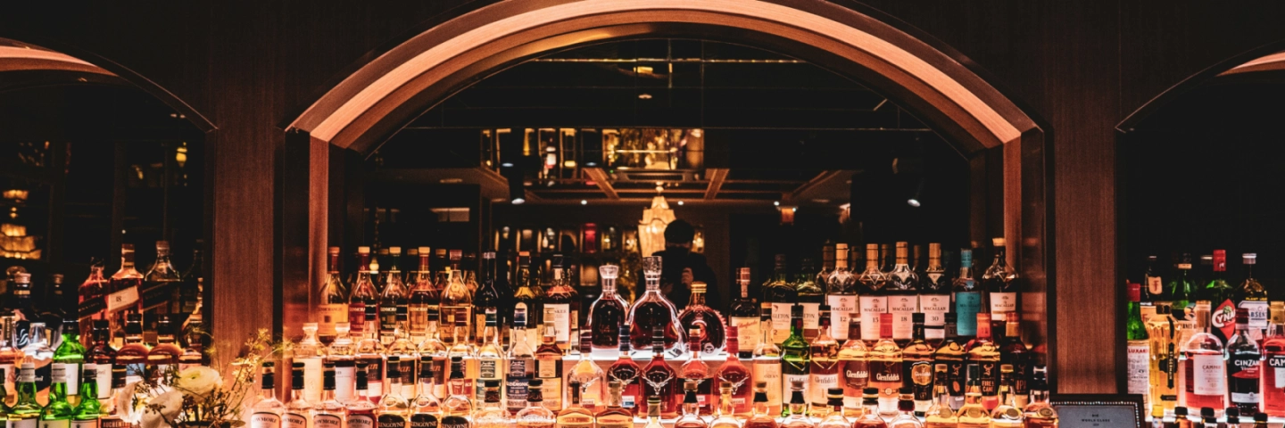 Stay Bar Luxury & Premium Hotel Booking with Exceptional Bars - BarStay